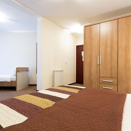 Garni Hotel Family Belgrado Esterno foto