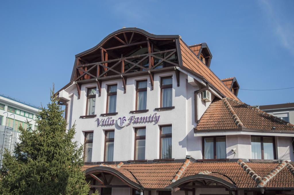 Garni Hotel Family Belgrado Esterno foto