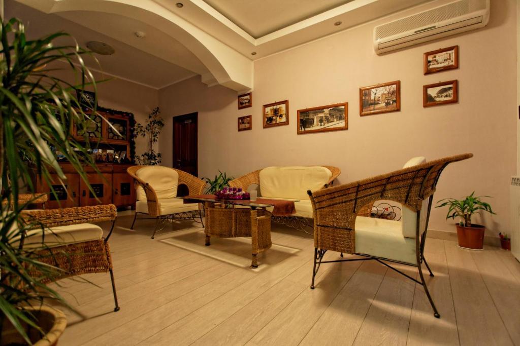 Garni Hotel Family Belgrado Esterno foto