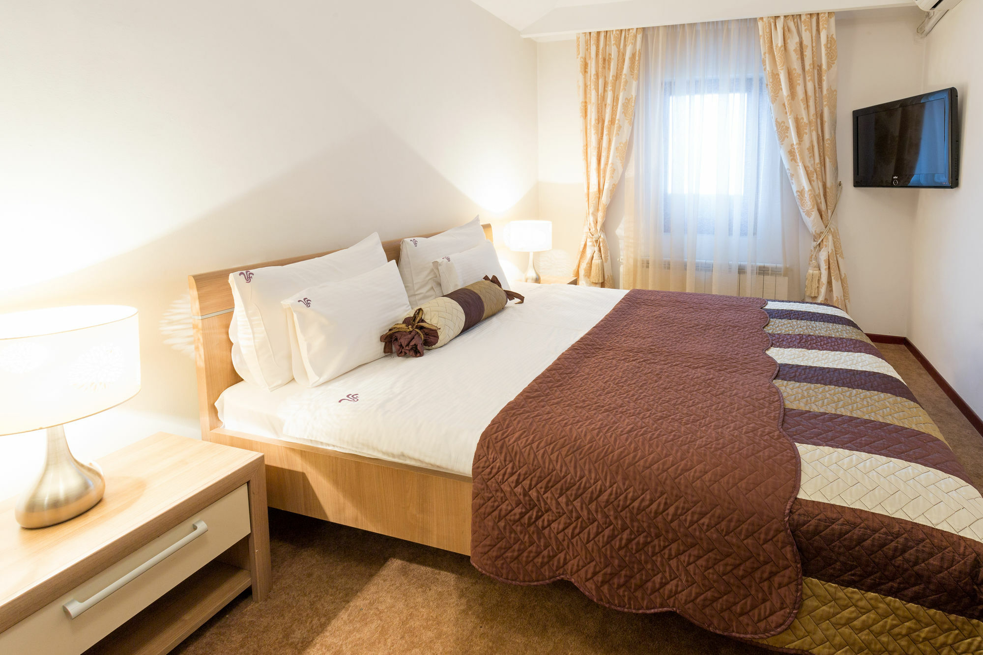 Garni Hotel Family Belgrado Esterno foto