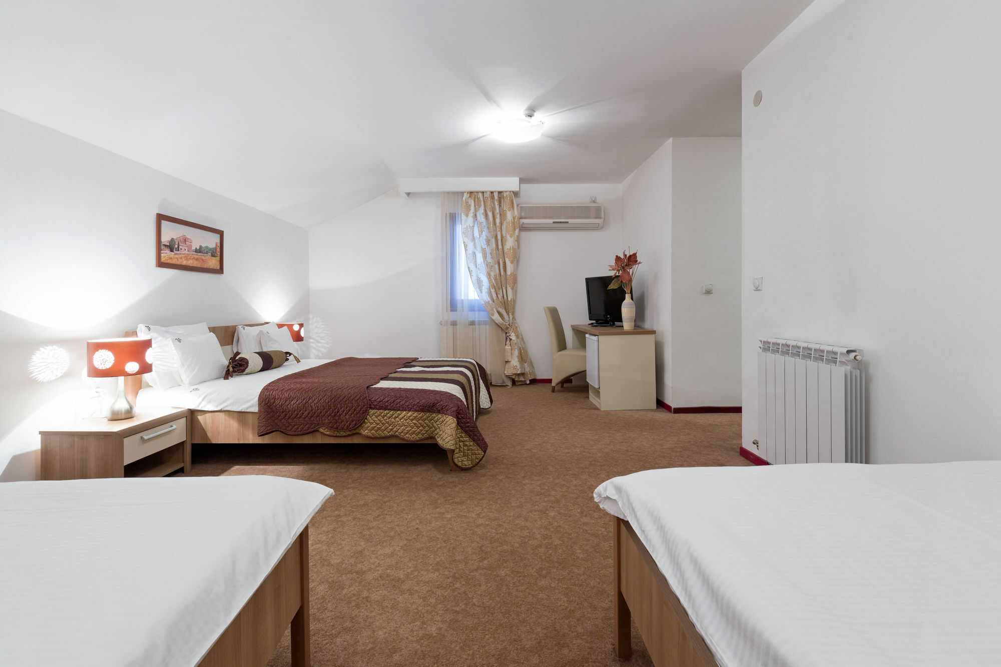 Garni Hotel Family Belgrado Esterno foto