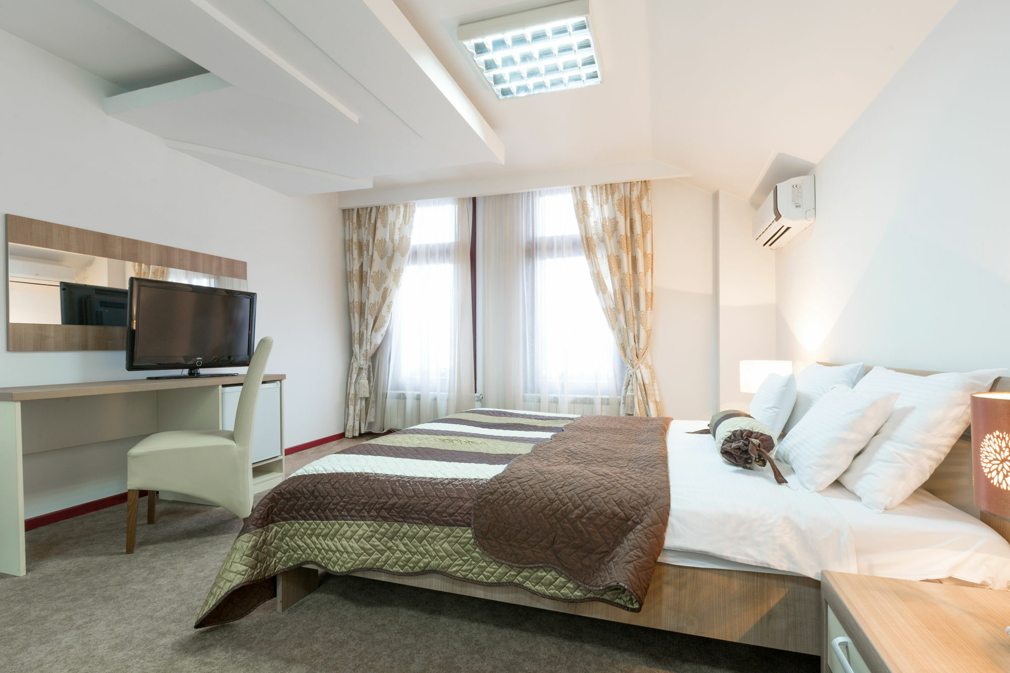 Garni Hotel Family Belgrado Esterno foto