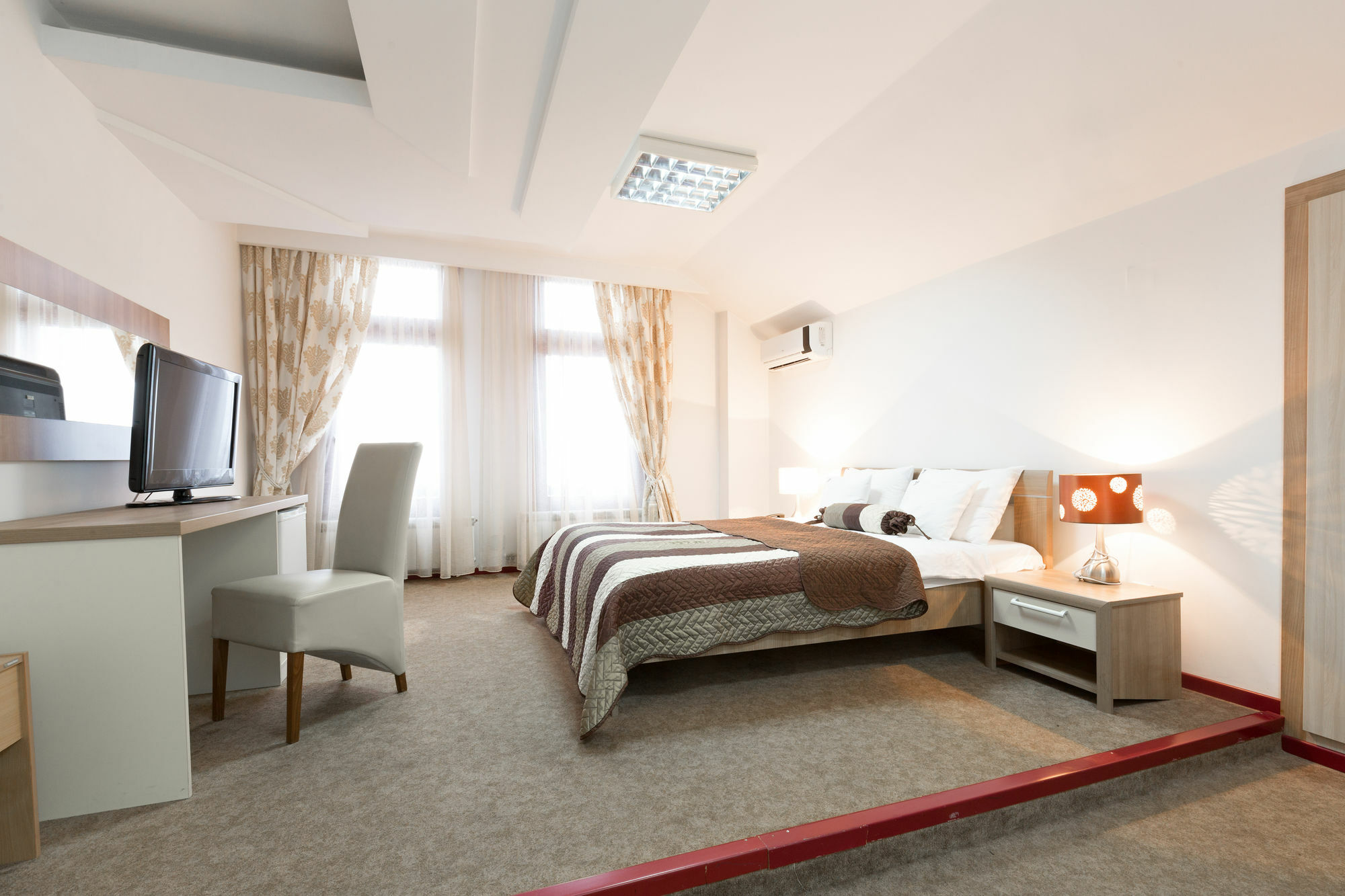 Garni Hotel Family Belgrado Esterno foto