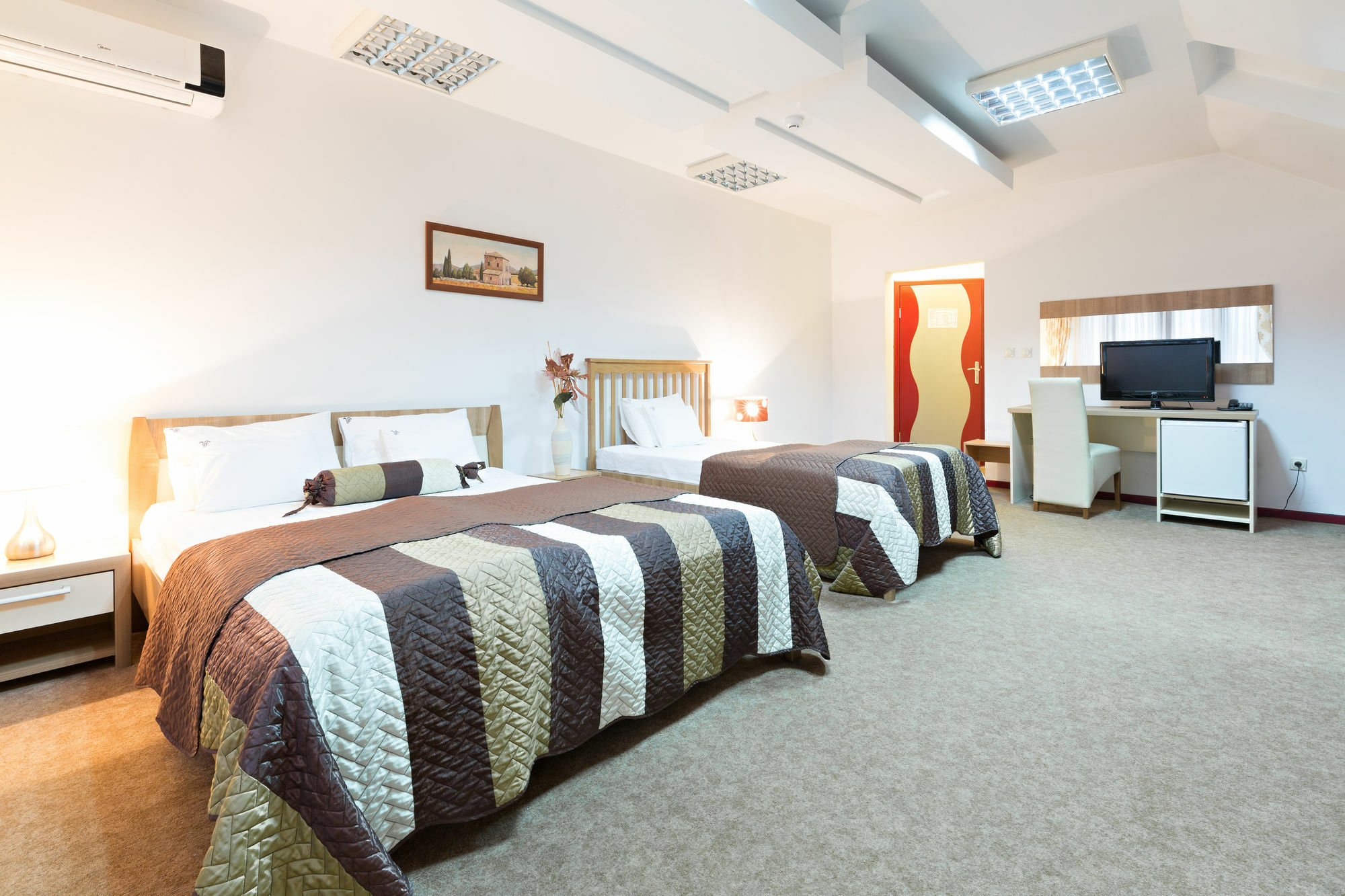 Garni Hotel Family Belgrado Esterno foto
