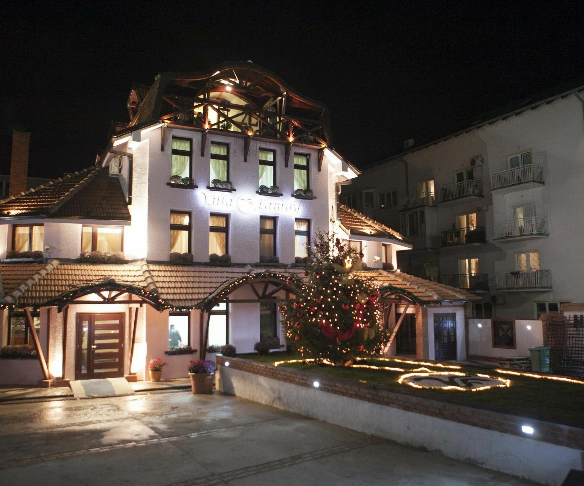 Garni Hotel Family Belgrado Esterno foto