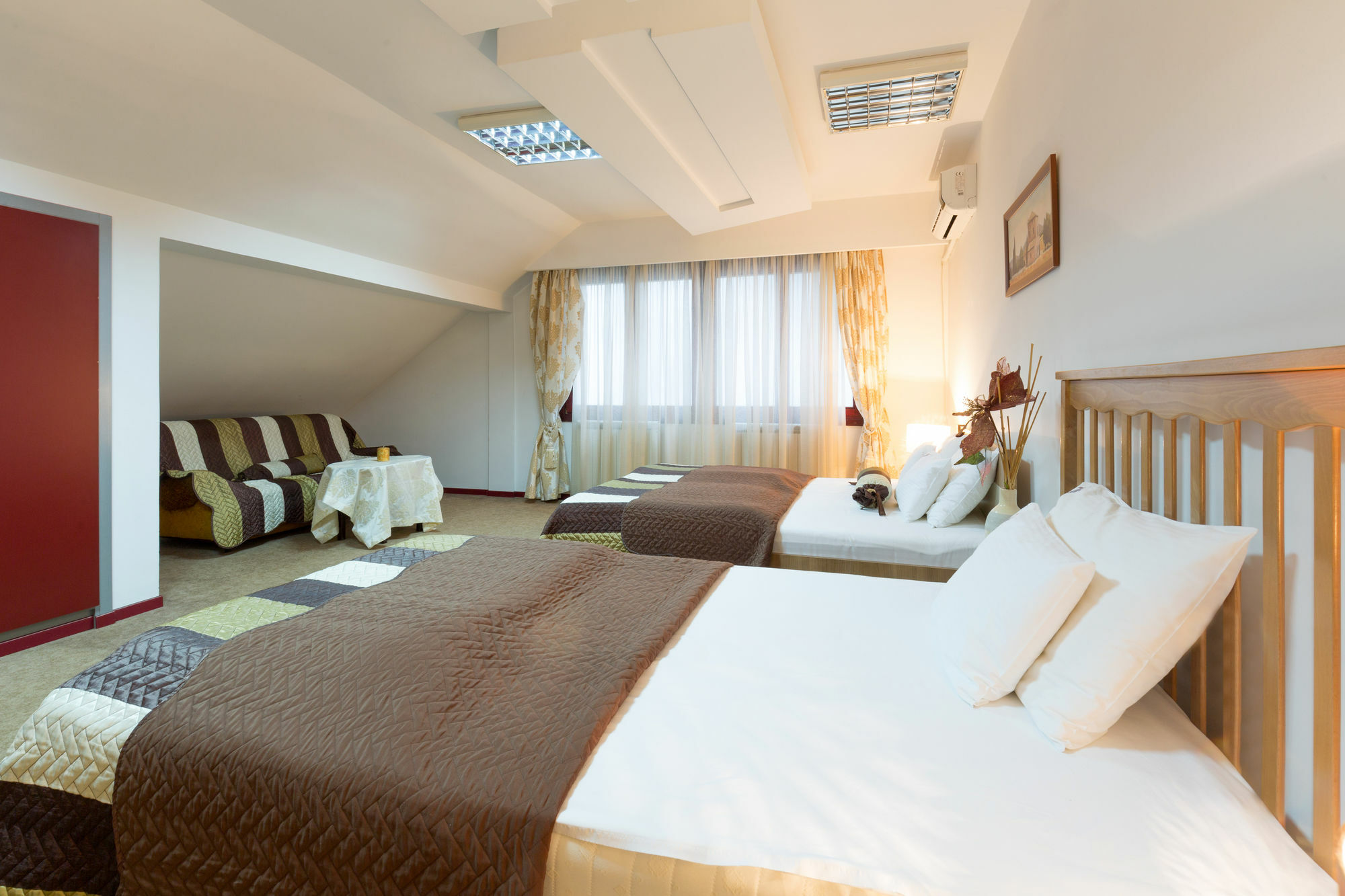 Garni Hotel Family Belgrado Esterno foto